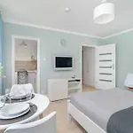 Bukowska Elegancki Z 1 Sypialnia I Biurkiem By Renters Poznan