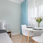Bukowska Elegancki Z 1 Sypialnia I Biurkiem By Renters Apartamento Poznan