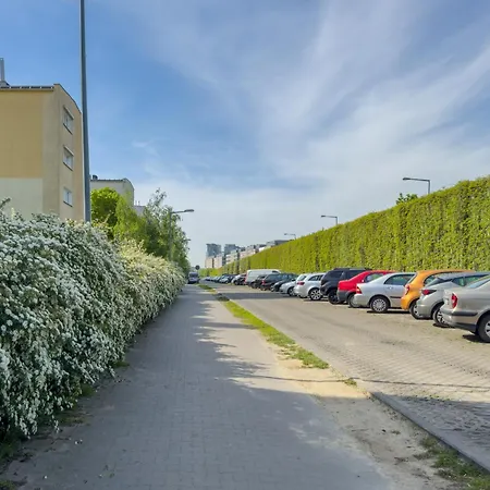 Bukowska Elegancki Z 1 Sypialnia I Biurkiem By Renters Poznaň
