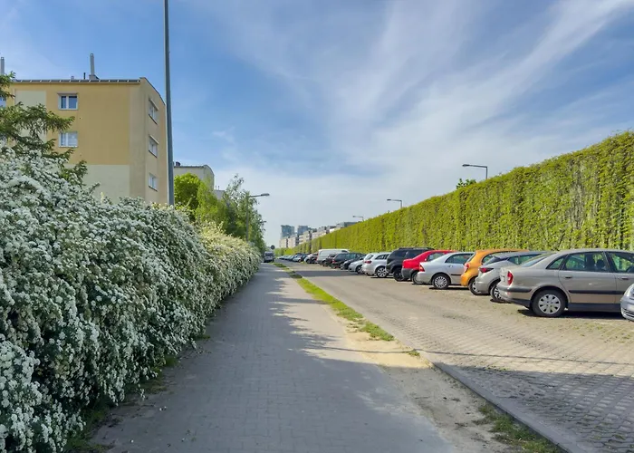 Bukowska Elegancki Z 1 Sypialnia I Biurkiem By Renters Poznan