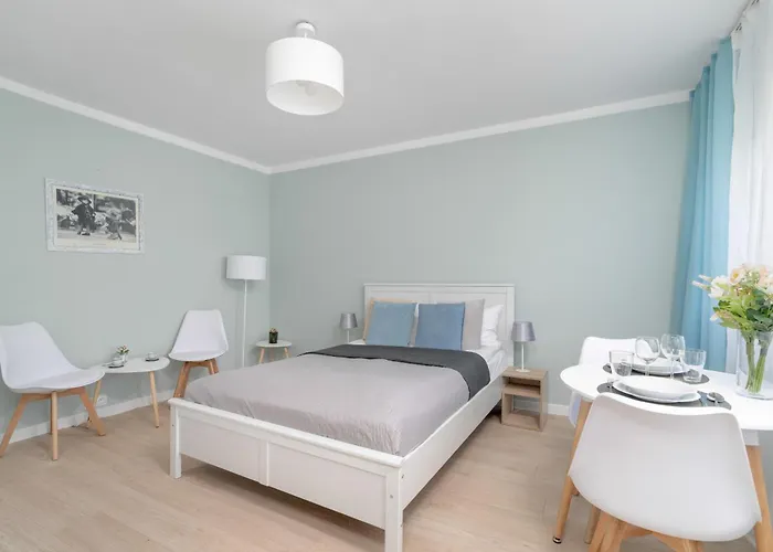 Apartment Bukowska Elegancki Z 1 Sypialnia I Biurkiem By Renters *